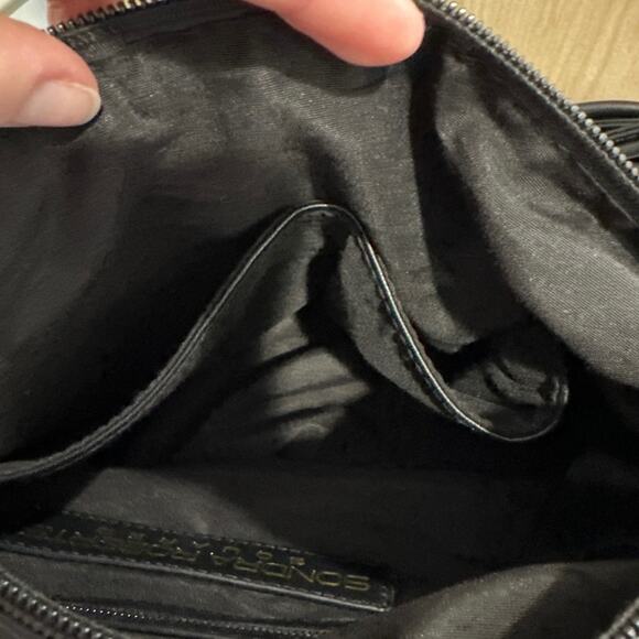 Sondra Roberts Squared Woven Black and White Purse - Picture 6 of 8